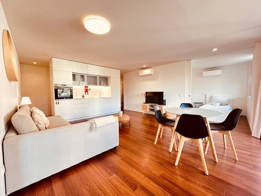 Apartament Bombarda H *